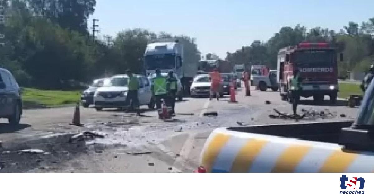 Fatal accidente en Ruta 2 Camión de cruzó de carril y se incrustó en