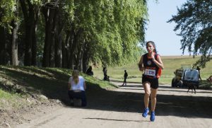 La balcarceña Shalom Lescano fue la primera entre las mujeres en los 8, 5K