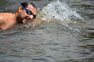 El autentico pez "Globo": Guillermo Massa actual presidente del club Huracán, nadador de vasta trayectoria con pasado y presente en la institución