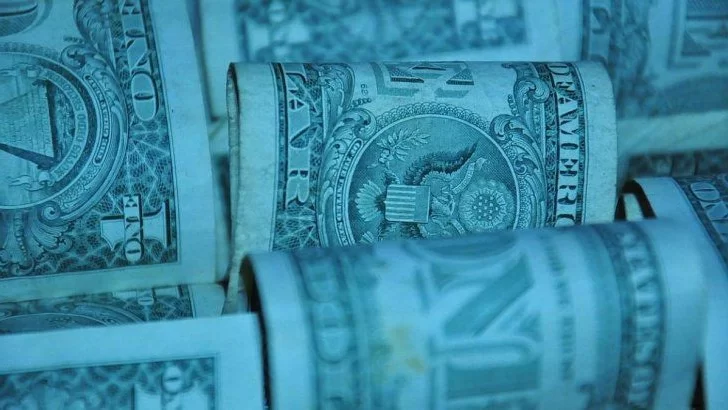 Dólar blue: el billete marca récord, supera los $160 y la brecha se ubica en 110%