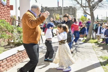 Santamarina celebró 109 años con un colorido festejo en la Delegación