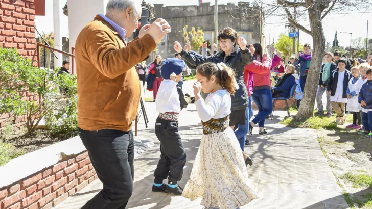 Santamarina celebró 109 años con un colorido festejo en la Delegación