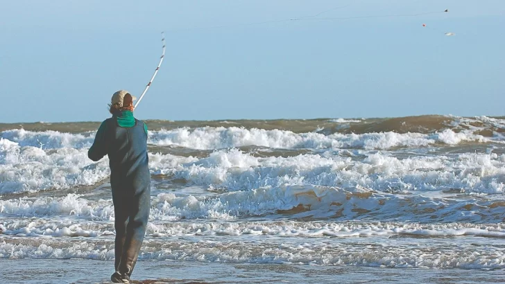A modo de prueba se habilita la pesca en la costa