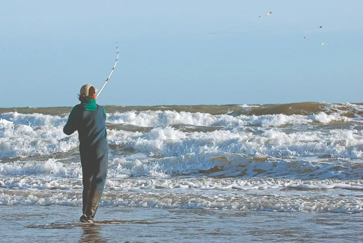 A modo de prueba se habilita la pesca en la costa