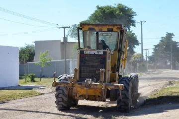 Reacondicionan calles de los barrios Fonavi, Norte y Quequén