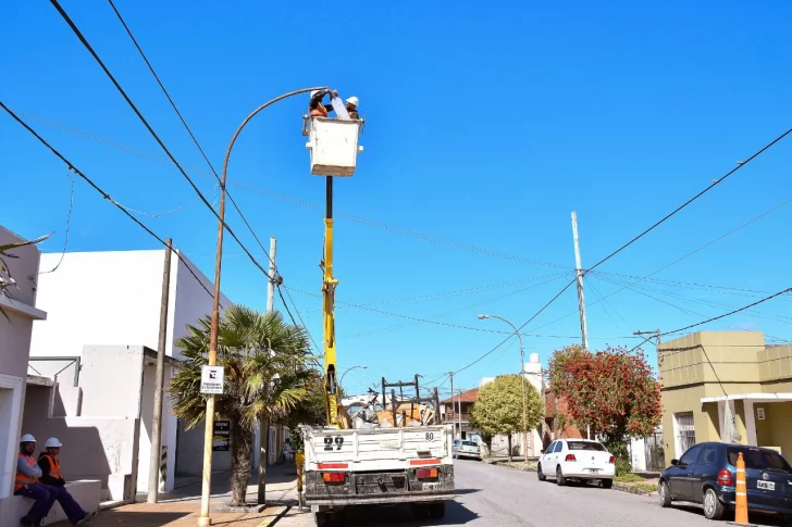 Colocan luminarias LED en los ingresos a la ciudad