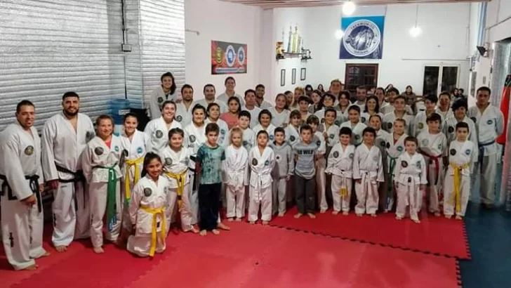 Excelente culminación evaluatoria para taekwondistas de Quequén