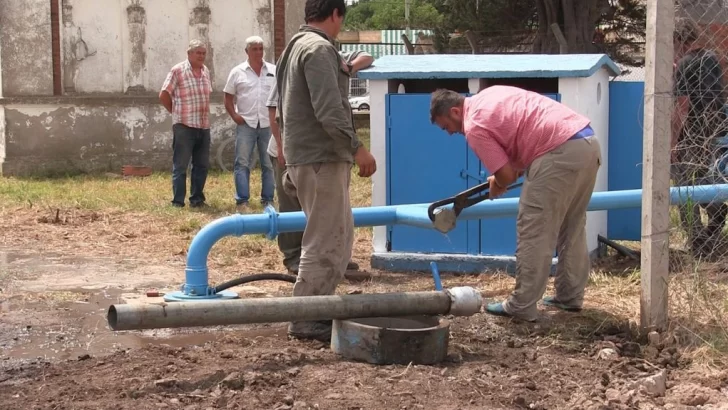 Rojas decretó la emergencia en el sistema de provisión de agua potable