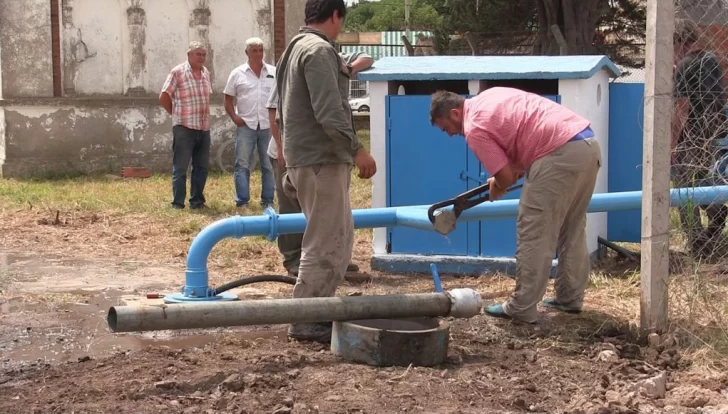 Rojas decretó la emergencia en el sistema de provisión de agua potable