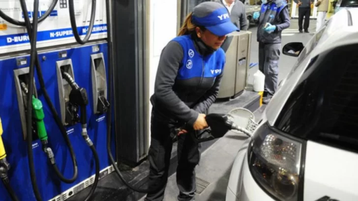 YPF aumentó un 4% el precio de las naftas y el gasoil