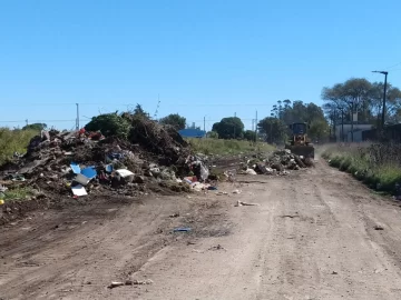 Se siguen limpiando los microbasurales que se generan en distintos puntos