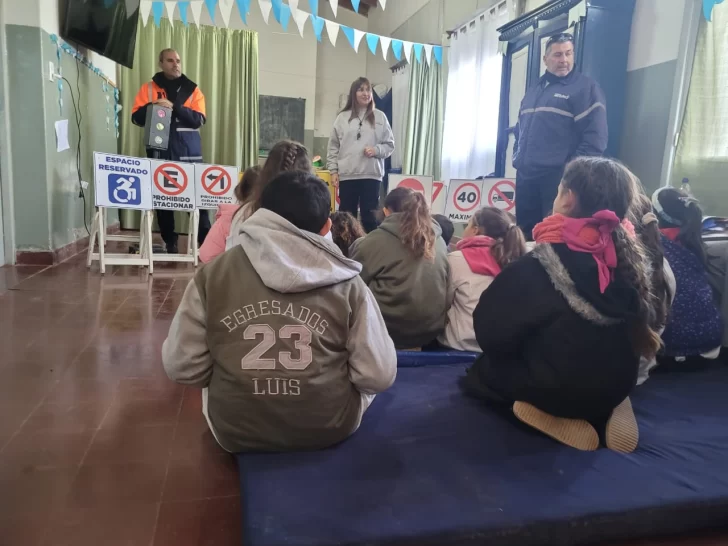 Charlas de Educación Vial en la Escuela Primaria Nº 37 de La Luisa
