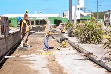 Avanza la reconstrucción de veredas en la avenida 2