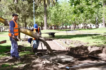 Comenzó la remodelación de la plaza Dardo Rocha
