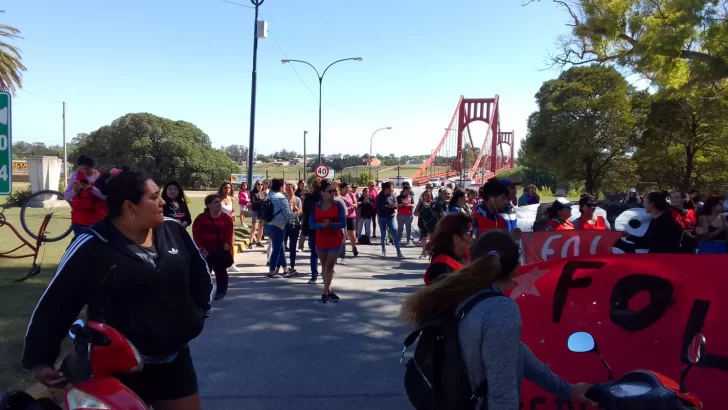 Corte piquetero en una de las manos del Colgante