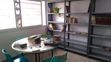 Arman una biblioteca para niños y adultos en el CIC