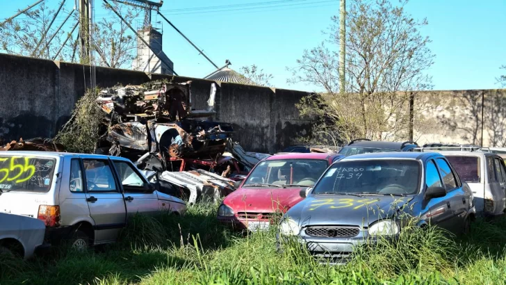 Sustrajeron dos motocicletas de predio de Tránsito