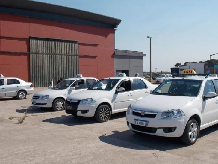 Taxistas piden un aumento en el valor de la tarifa