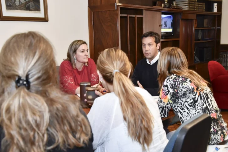 El Intendente Arturo Rojas y la secretaria de Salud mantuvieron reunión