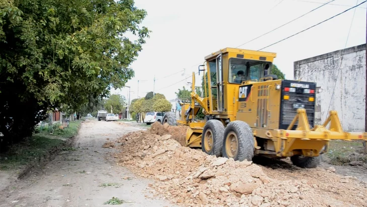 Realizan mantenimiento de calles en Necochea y Quequén