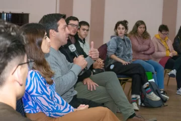 ¿Cuantas serán las becas que otorgará la Municipalidad a estudiantes?