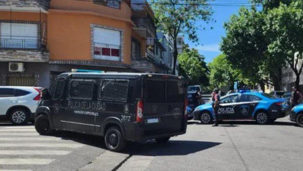 Tensión en una fábrica: ladrones entraron a robar y tomaron como rehenes a los empleados