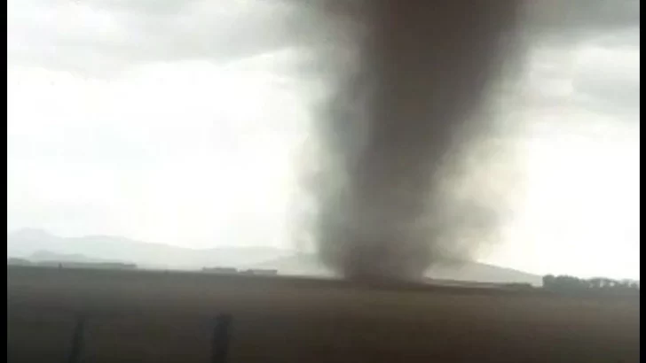 Video: un tornado sorprendió a Bahía Blanca