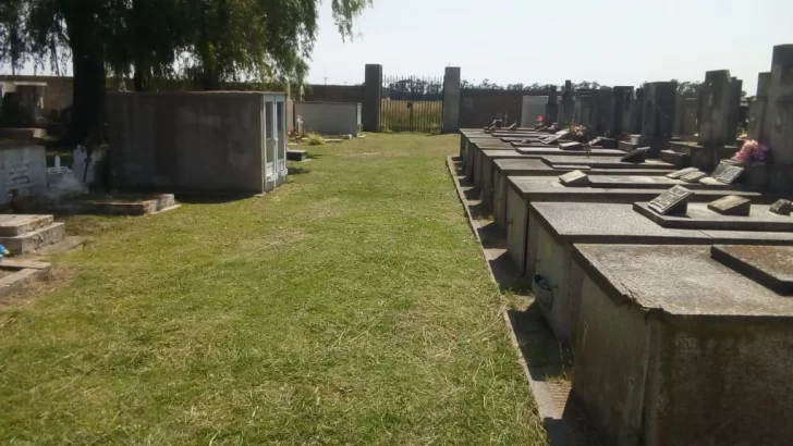 Medida de fuerza de los trabajadores del cementerio de Quequén