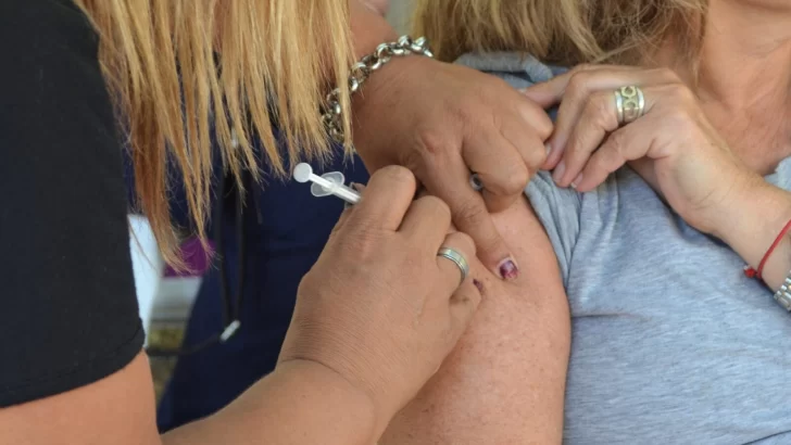 Vacunan contra el Covid en el Centro de Salud Barrio Norte