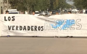 Alumnos homenajearon a ex combatientes de Malvinas