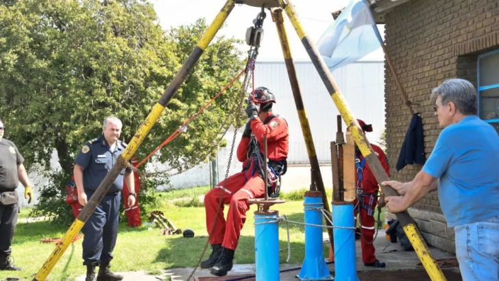 Desobstruyen compuerta de una planta de bombeo en la zona portuaria