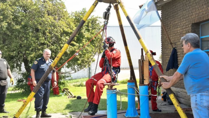 Desobstruyen compuerta de una planta de bombeo en la zona portuaria