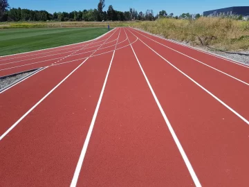 Hay dos empresas interesadas en la construcción de la pista de atletismo