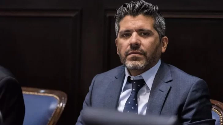 Domínguez Yelpo negocia para renovar como diputado