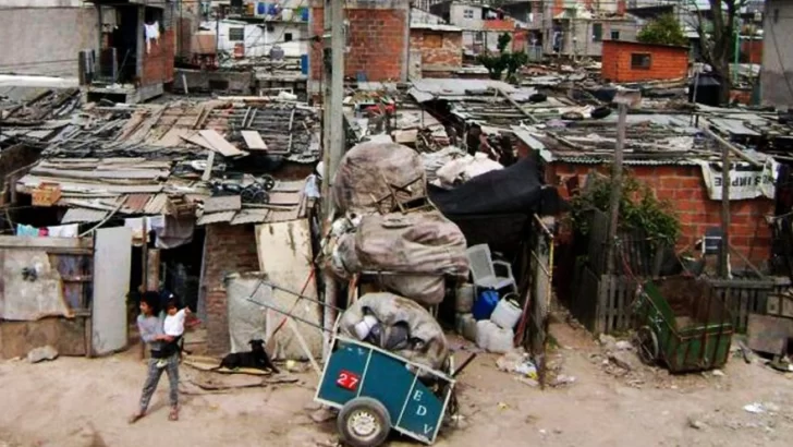 Pobreza en Argentina: en 2021 llegó al 37,3 % y afectó a 17,4 millones de personas