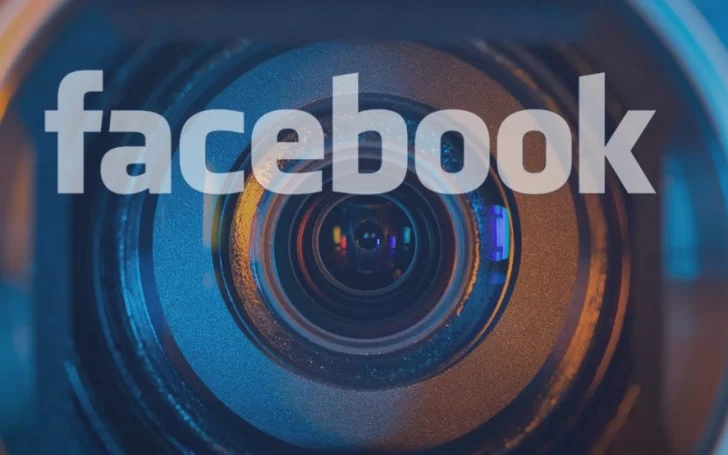 Denuncian que Facebook observa desde las cámaras de los celulares sin permiso