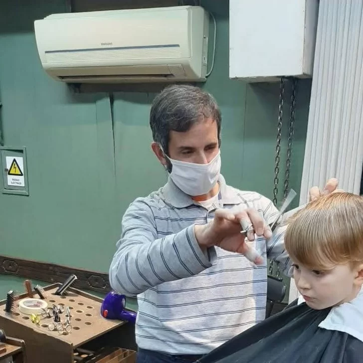 Peluqueros en pandemia: “Dejó de ser una necesidad cortarse el pelo”