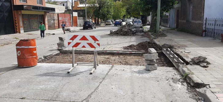 Labores de bacheo en la zona de 53 y 51