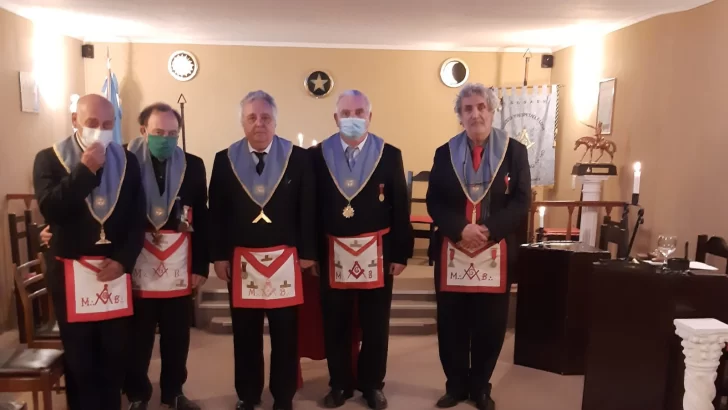 Masones hicieron una “tenida blanca” en su templo