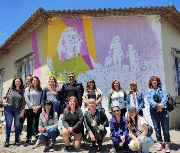 Mural de mujeres y las comunidades en la escuela 40