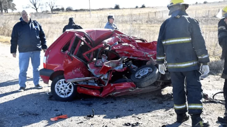 Falleció una mujer tras chocar con un camión en Ruta 226