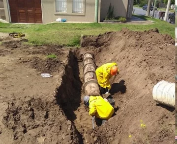 Limpiaron cámaras pluviales sobre Av. 91 de calle 36 a 42