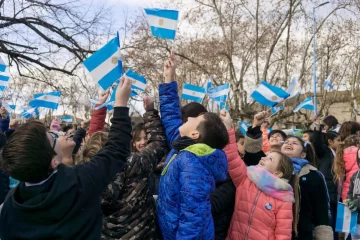 “Si prometo”: Más de 1000 alumnos juraron lealtad a la bandera