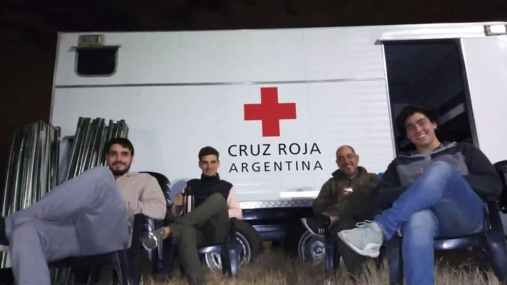 Jóvenes necochenses llegaron hasta Salta para colaborar con un hospital de campaña