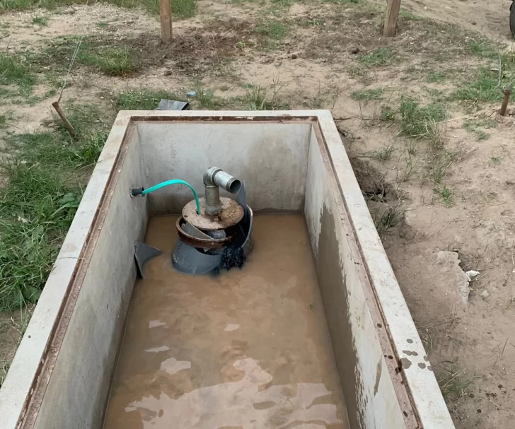 Rompieron a mazazos el pozo de agua de avenidas 58 y 91