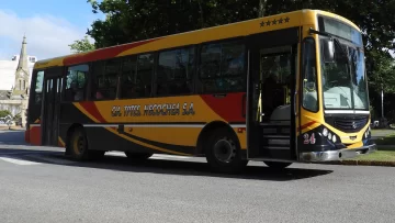 Alumnos del Instituto 31 juntan firmas para extender el horario del servicio de colectivos