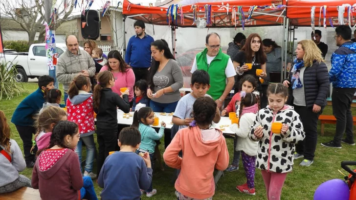 FestiBarrio sorprendió a los niños de Quequén con un colorido evento