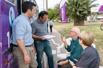 Oficina Móvil: el intendente Rojas atendió a vecinos de Isabel La Católica