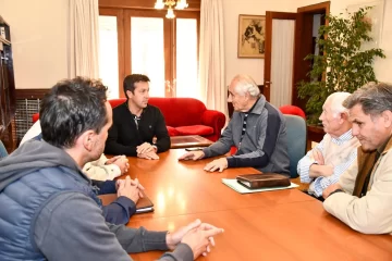 Rojas recibió a representantes del Centro Profesional de Ingenieros