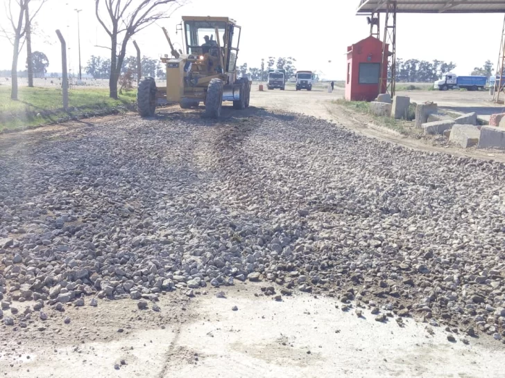 Realizan tareas de mantenimiento en la Playa municipal de Camiones